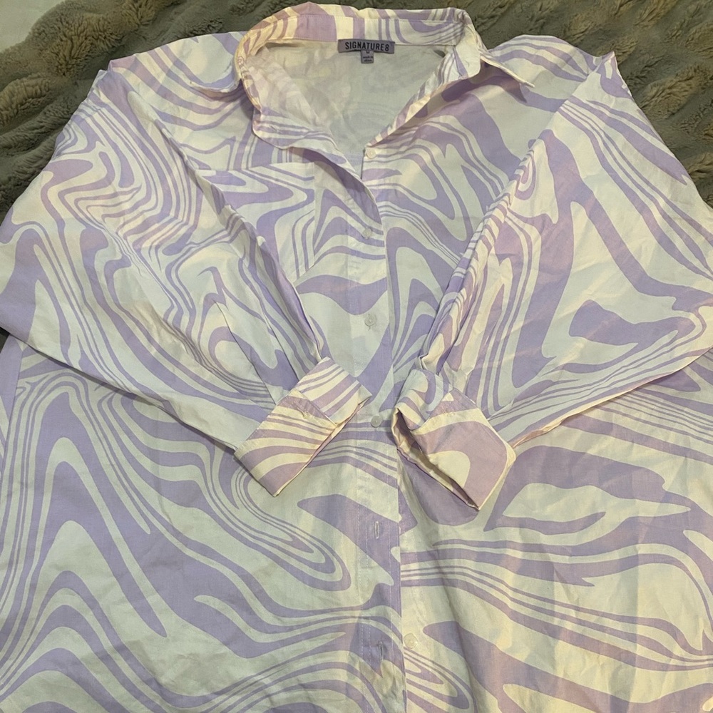 Swirl button down top